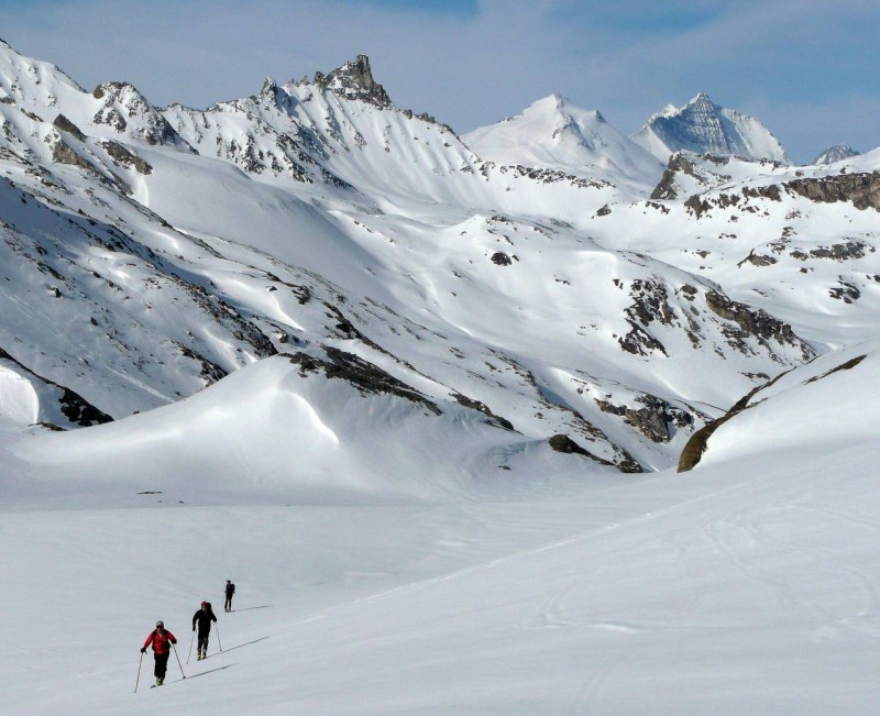 #3 les Dalton : Les mêmes sous La Traversière, s les Dalton : Les mêmes sous La Traversière, s'apprêtent à prendre pied sur le glacier de Rhêmes-Golette.