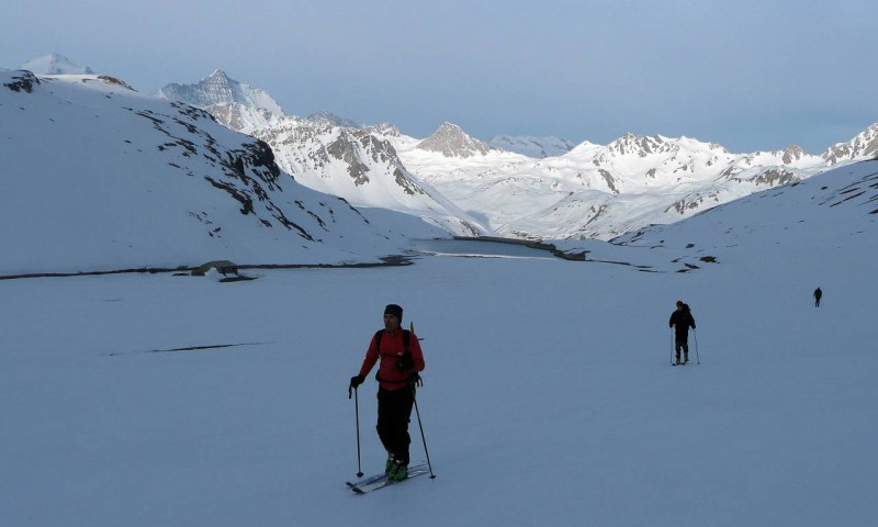 les Dalton : Joe, William et Averell attaquent l'interminable remontée du Plan de la Sassière.