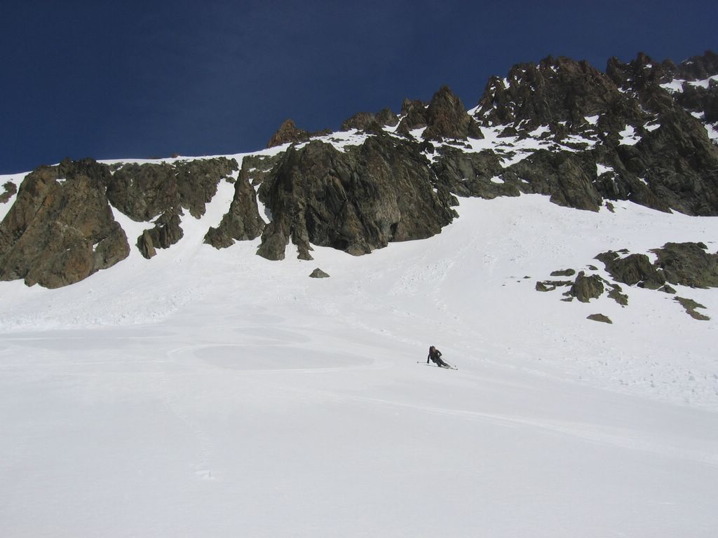 #8 Roche d Roche d'Alvau : Ski grand large sous le couloir