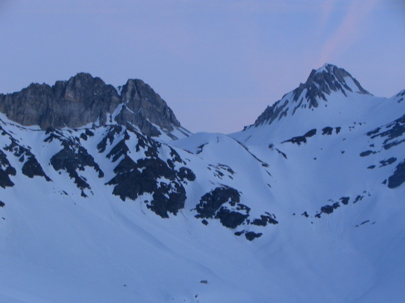 #7 Versant est du col des Fonds : Vue prise à 6h ce matin au départ du refuge de Péclet-Polset Versant est du col des Fonds : Vue prise à 6h ce matin au départ du refuge de Péclet-Polset