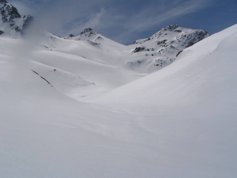 #4 Montée sur col des Fonds : Pas àmes qui vivent ,de vagues traces et surtout une réverbération nucléaire! Montée sur col des Fonds : Pas àmes qui vivent ,de vagues traces et surtout une réverbération nucléaire!