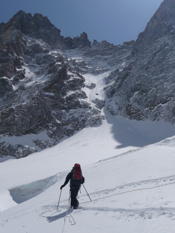 #8 Pied du couloir : Vue sur la première moitié de la montée Pied du couloir : Vue sur la première moitié de la montée