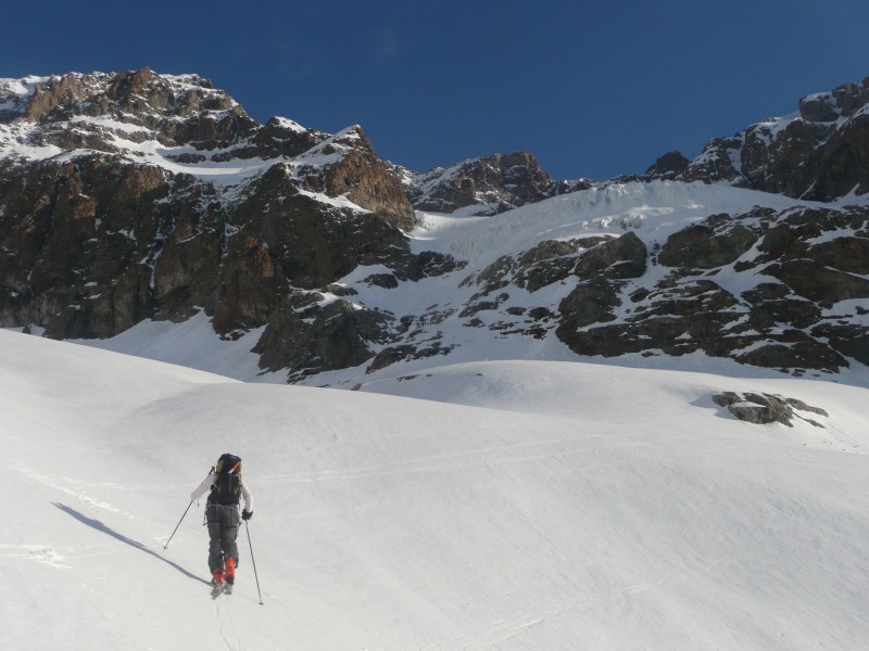 #3 Ailefroide orientale : Vue sur les séracs peu menaçant donnant accès au glacier Ailefroide orientale : Vue sur les séracs peu menaçant donnant accès au glacier