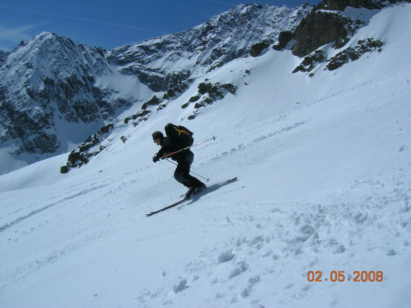 Nico,sur un nuage de bonheur : descente du colle du brocan ,avec le sourire ,quelle neige!