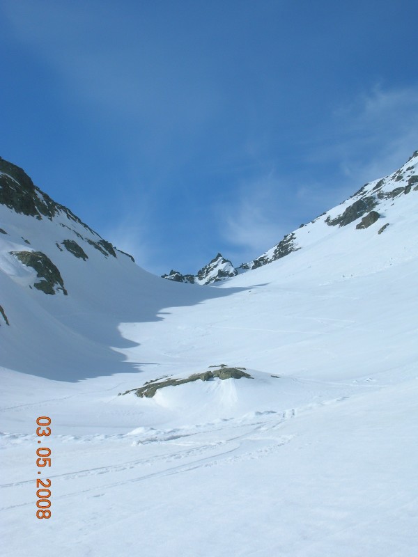 montee au col de fenestre : vallon menant au col de fenestre ,grand beau