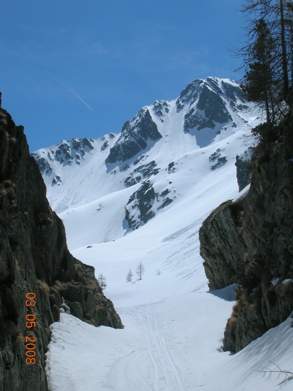 du deversoir de trecoulpas : Agneliere vu du deversoir du lac de trecoulpas