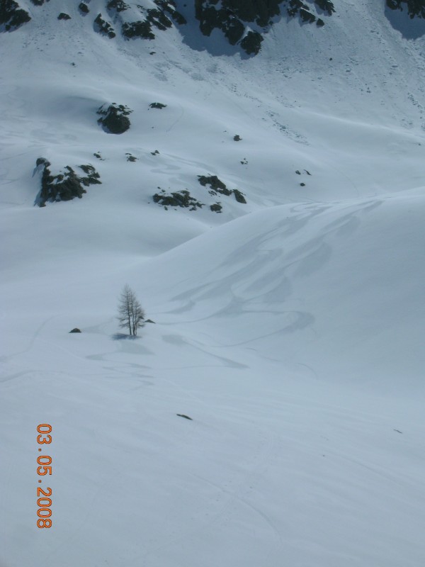 nos traces a trecoulpas : encore du bon ski vers 12h00 ,et nos traces en temoignent.