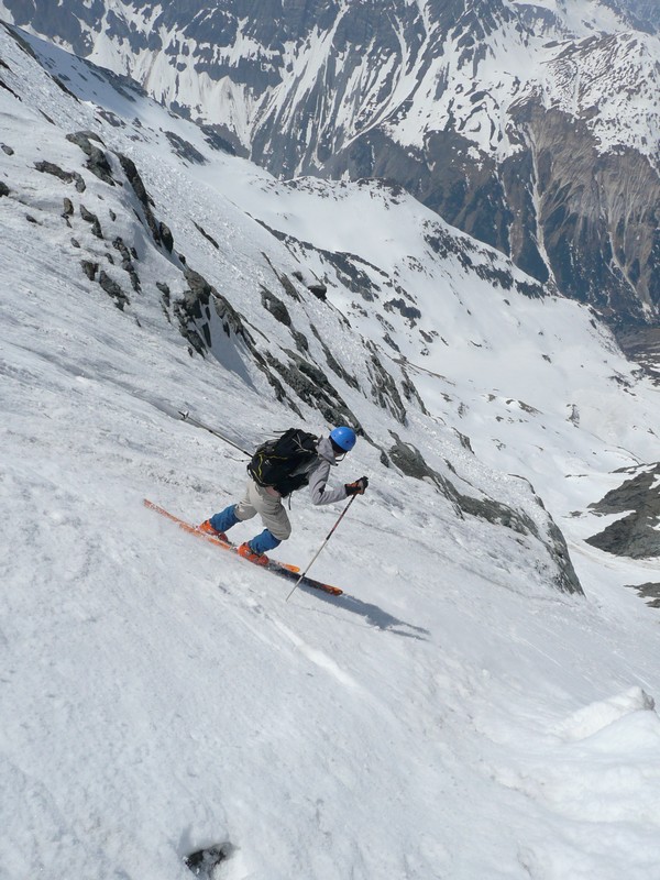 #14 Dome des Nants : Olivier en termine avec ce beau couloir. Dome des Nants : Olivier en termine avec ce beau couloir.