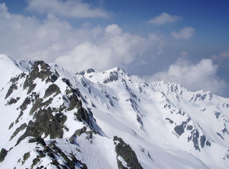 Dent du Pra au milieu : Arête et descente au 1er plan vus du sommet