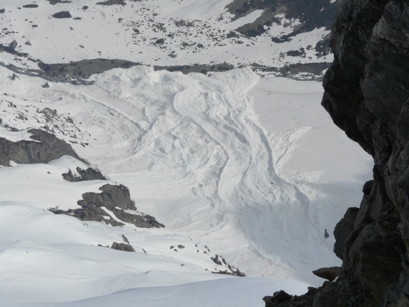 #6 Brêche en V du Sirac 09 05 08 : les débris au bas de la face Brêche en V du Sirac 09 05 08 : les débris au bas de la face