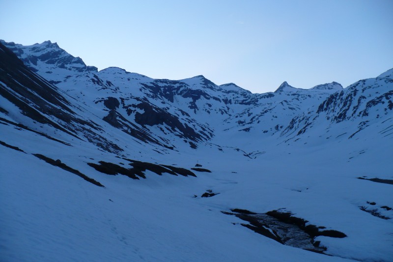 #1 Vallon du prariond : Le Vallon du prariond au petit matin vue depuis la sortie des Gorges de Malpasset. Vallon du prariond : Le Vallon du prariond au petit matin vue depuis la sortie des Gorges de Malpasset.