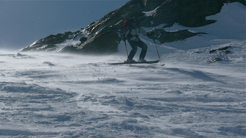 #6 Sonnailles : Isa dans la descente depuis le glacier des Sonnailles Sonnailles : Isa dans la descente depuis le glacier des Sonnailles