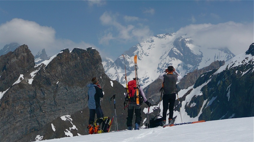 #7 Col du Petit Marchet : L Col du Petit Marchet : L'équipe au sommet du col, pour les sommets je vous laisse compléter!