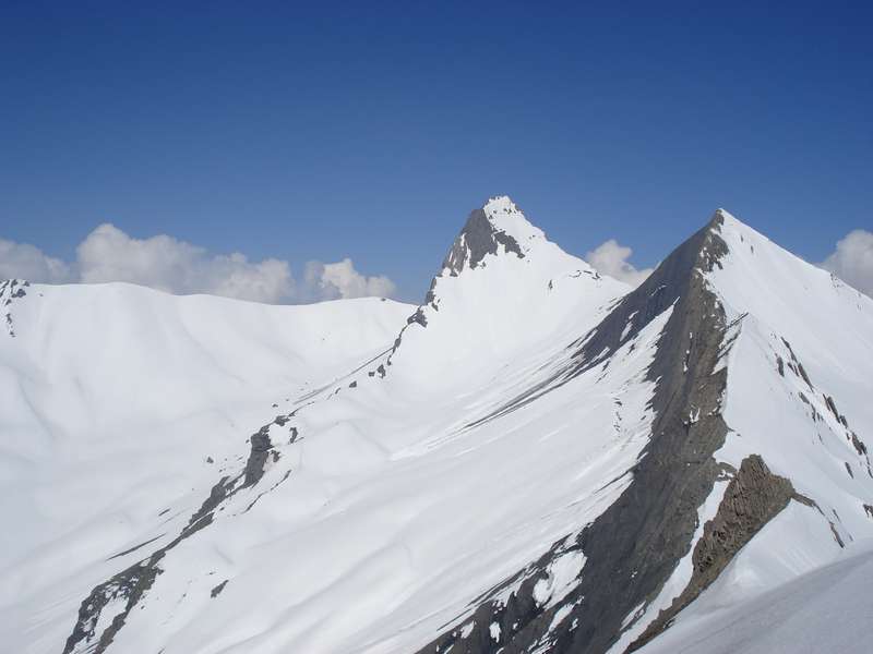 #1 L L'aiguille de Morges : Le Montagnon et l'aiguille de Morges vu depuis le col de Vallonpierre la veille