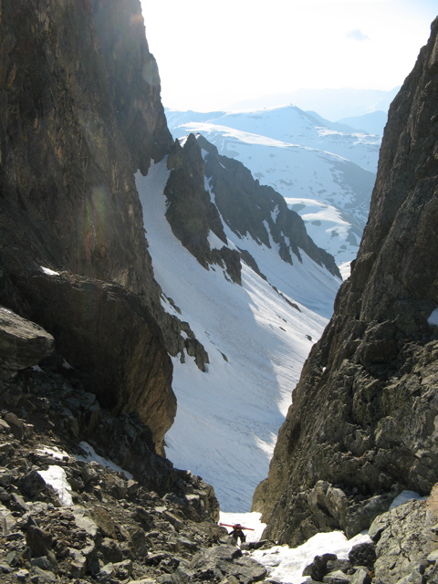 #2 Le col de la combe : Bien enneigé cette année, quelques pas dans les rochers Le col de la combe : Bien enneigé cette année, quelques pas dans les rochers