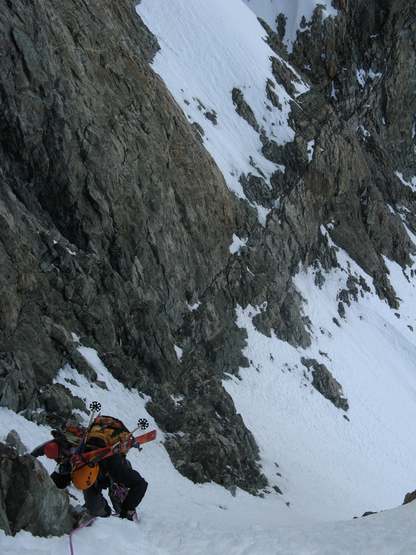 #5 traversée Dôme des Ecrins : La pente derrière le gendarme traversée Dôme des Ecrins : La pente derrière le gendarme