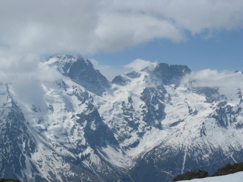 #9 Meije et Rateau : Cache cache entre soleil et nuages Meije et Rateau : Cache cache entre soleil et nuages