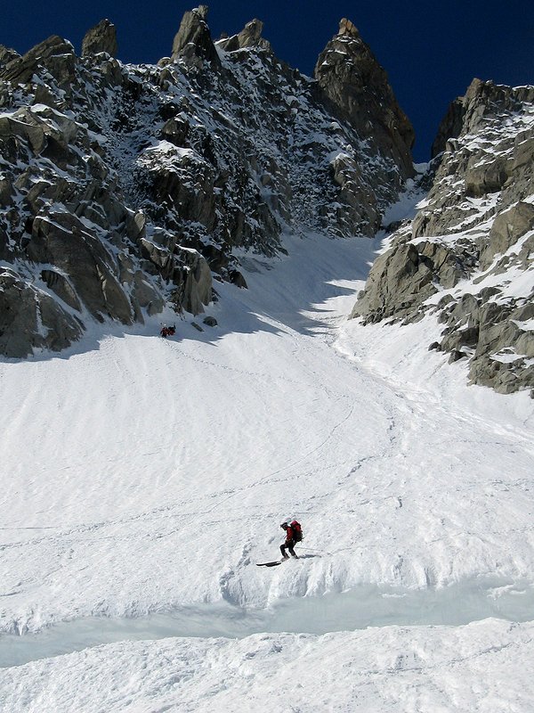 #8 Bas du couloir : A gauche la sortie ! Bas du couloir : A gauche la sortie !