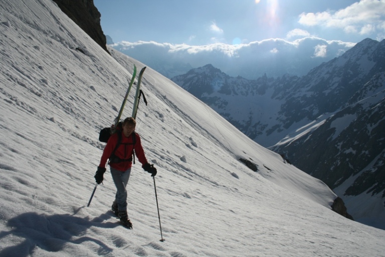 #4 traversée : encore une petite traversée avant de prendre pied sur le glacier traversée : encore une petite traversée avant de prendre pied sur le glacier