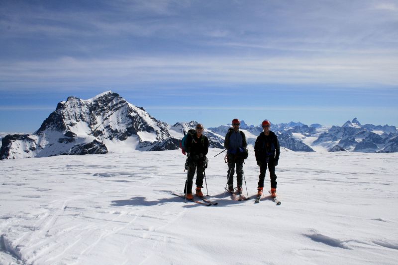#10 Sommet du Vélan : 1er sommet, devant le Grand Combin, le Cervin et les autres Sommet du Vélan : 1er sommet, devant le Grand Combin, le Cervin et les autres