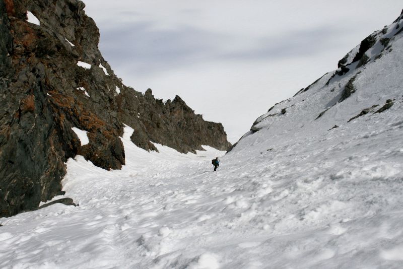 #38 Couloir rive gauche : neige trop ramollie, mais on voulait le faire Couloir rive gauche : neige trop ramollie, mais on voulait le faire