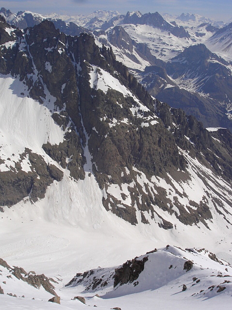 #4 de la brèche 2953, couloir N : belle descente à venir dans le vallon du Fontenil de la brèche 2953, couloir N : belle descente à venir dans le vallon du Fontenil