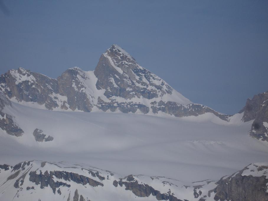 Vaisseau : En montant au col Nivolettaz. Quelle allure cette Tsanteleina - et ô bonheur d'avoir profité de la bonne météo de la veille...