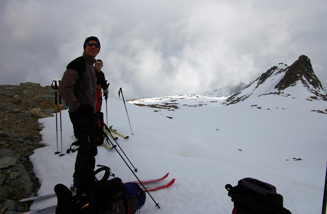 Colle Ferrauda : Un beau parcours sous les arrêtes de la Punta Del Nivolet qui font la frontière Piémont / Val d'Aoste (orientation W/E).