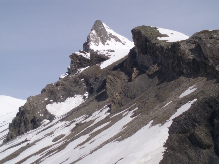 #9 Aiguille de Morges : La photo sous l Aiguille de Morges : La photo sous l'angle "qui fait peur" de l'aiguille de Morges (heureusement on ne la voit ainsi qu'après l'avoir skiée)