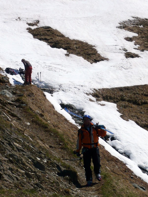 Glacier du Geay : Portage de 5 minutes pour rejoindre le refuge du Mont Pourri