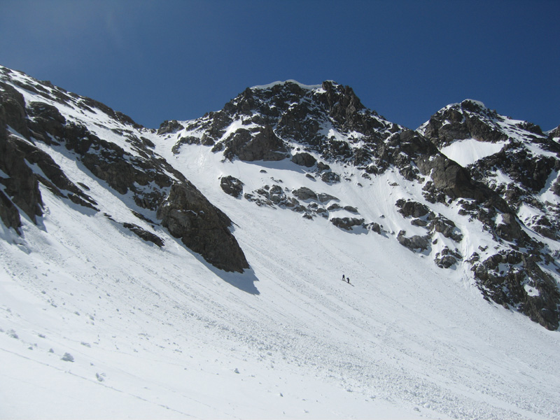 le couloir NNW : Isa et Anne en finissent avec le béton, place à la moquette.