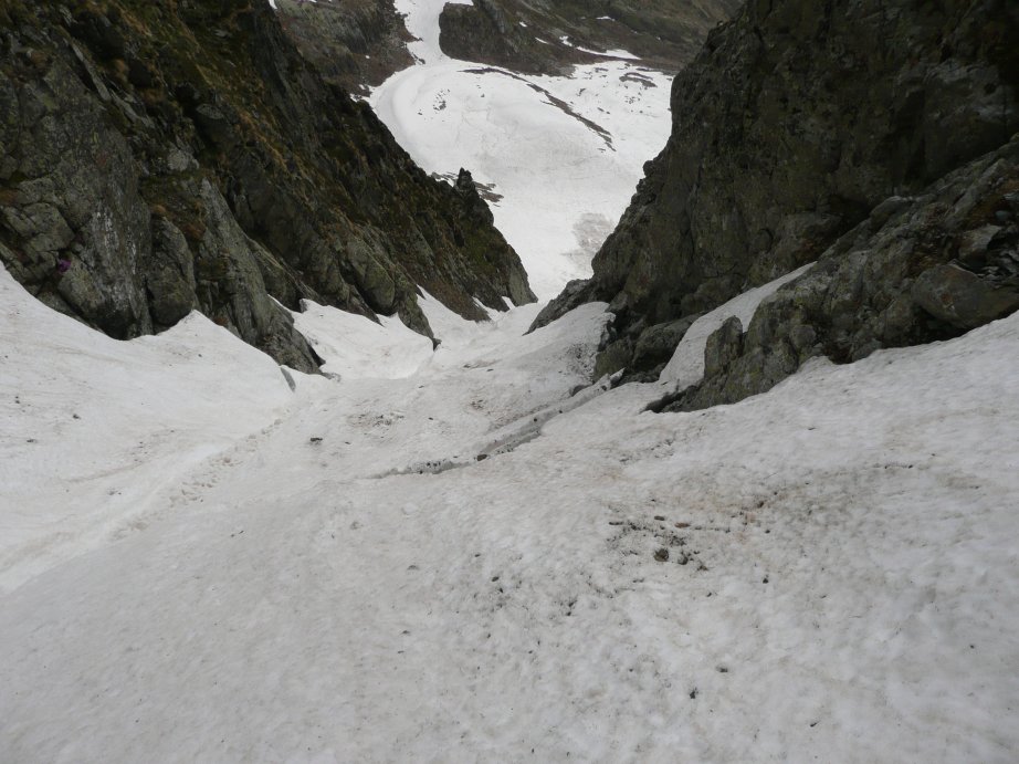 le bas du couloir : faire gaffe aux pierres, aux crevasses (si si y'en a une) et à la goulotte terminale