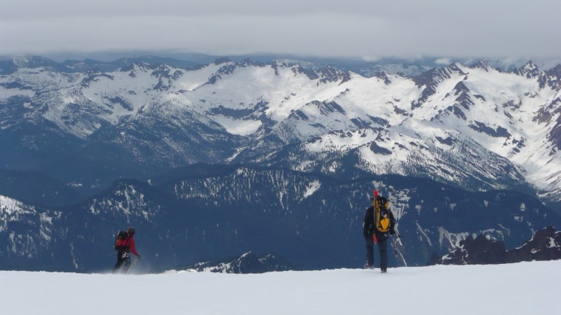 #13 Plateau sommital : Lever de rideau sur les Cascades du Nord pour la descente panoramique Plateau sommital : Lever de rideau sur les Cascades du Nord pour la descente panoramique