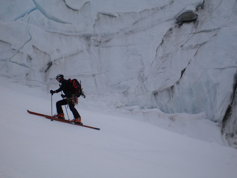 #1 Ruk going up : Passage among the crevasses ... Ruk going up : Passage among the crevasses ...
