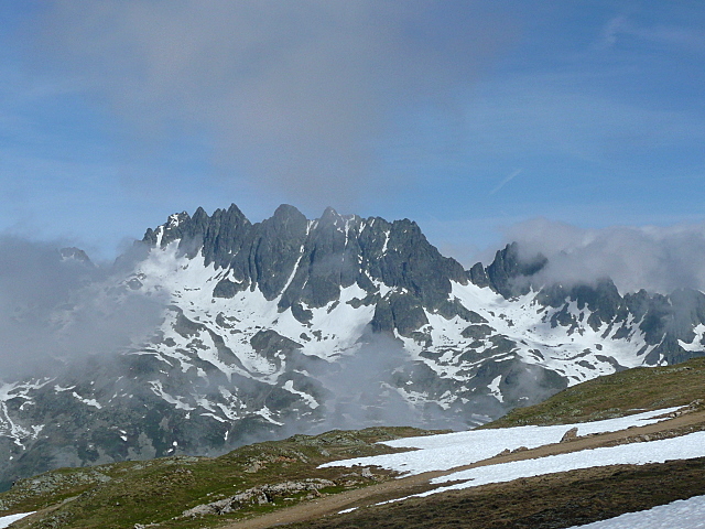 Belles aiguilles : Les nuages approches et se densifient