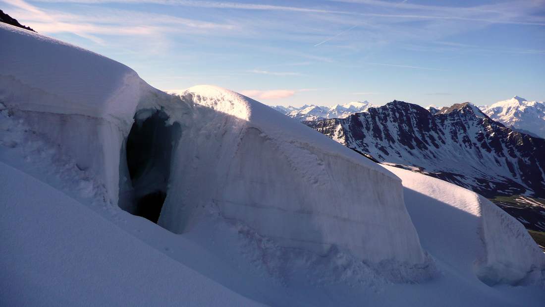 #2 belle crevasse : avec double pont de neige !! belle crevasse : avec double pont de neige !!