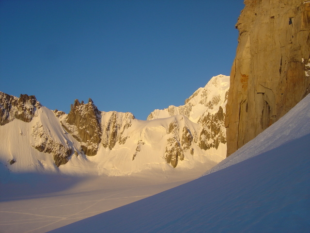 #6 Le soleil se lève : Avant la brèche des carabiniers Le soleil se lève : Avant la brèche des carabiniers