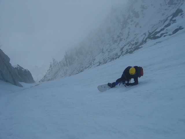 #3 Arrêt à 150 m du sommet : Le regel a déjà bien commencée, la croute est très difficile à skier... Arrêt à 150 m du sommet : Le regel a déjà bien commencée, la croute est très difficile à skier...