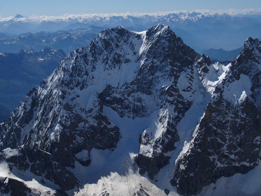 #11 Pelvoux : Le Pelvoux flanqué de ses cols. Quelle montagne ! Pelvoux : Le Pelvoux flanqué de ses cols. Quelle montagne !