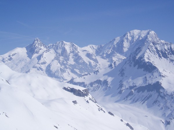 Versant sud du Mont Blanc : Joli vue sur le versant sud du Mont Blanc et ses voisins: Aiguille des glaciers et Petit Mont Blanc (versant sud de l'aiguille de Tré la Tête)