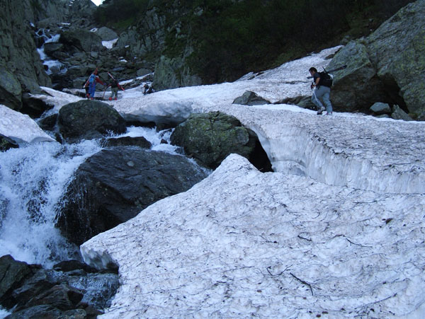 #1 Brocan : Mais au surprise, après ce passage très étroit (qui ne durera pas) un second portage de courte durée 5mn tout au plus. Brocan : Mais au surprise, après ce passage très étroit (qui ne durera pas) un second portage de courte durée 5mn tout au plus.