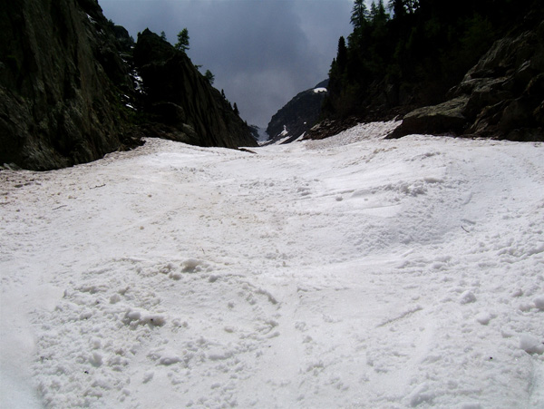 Brocan : Le Vallon de Balma Ghilie en très bonne condition, avec une épaisseur de plus de 2m de neige.