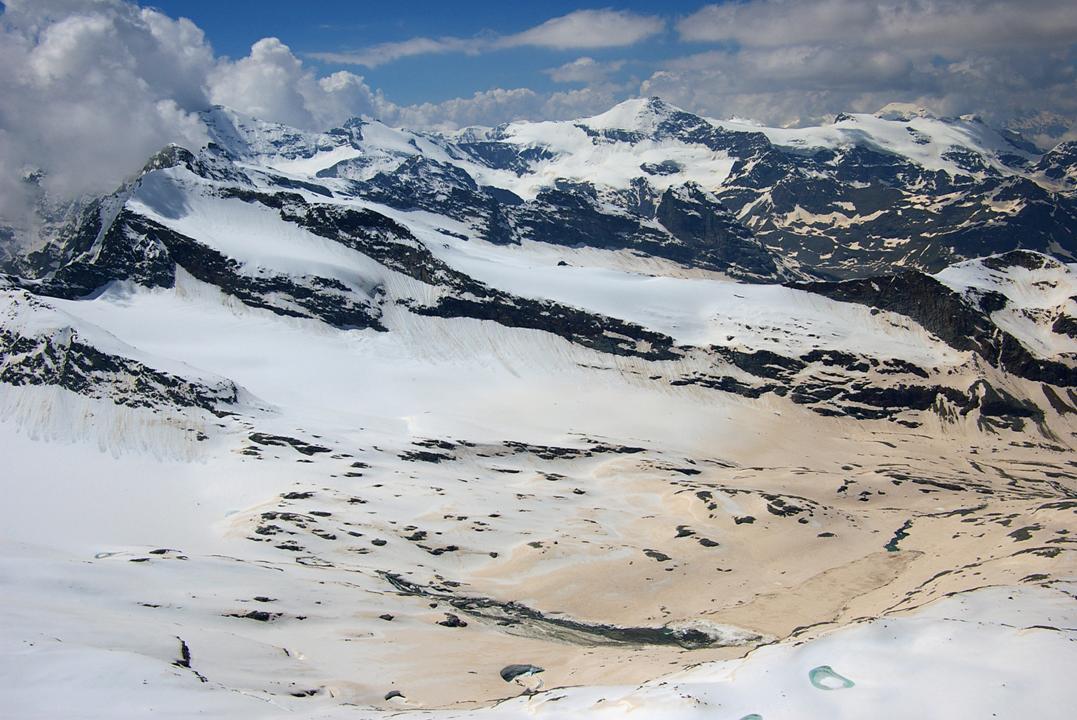 #5 Carro-Evettes vu du haut : avec les grands sommets des Evettes, théâtre de certains exploits des Skitouriens de type "3 sommets sinon rien". Carro-Evettes vu du haut : avec les grands sommets des Evettes, théâtre de certains exploits des Skitouriens de type "3 sommets sinon rien".
