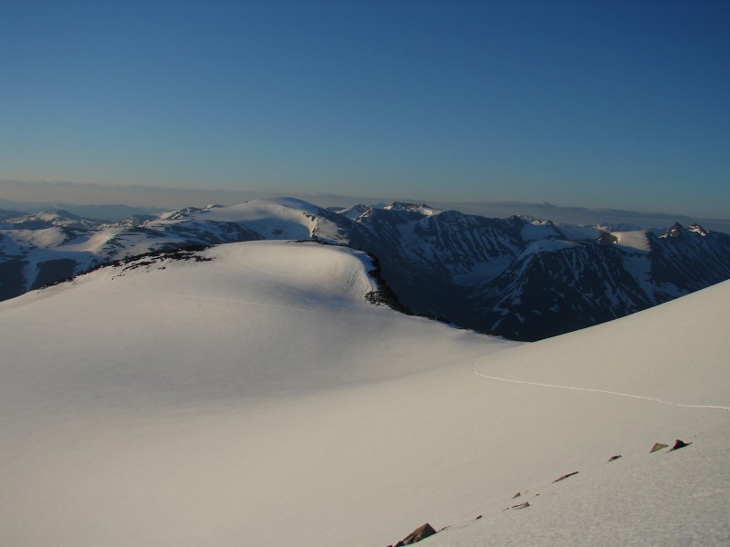 #5 Svellnose : Tres courte remontée vers le Svellnose à faire à la descente. Svellnose : Tres courte remontée vers le Svellnose à faire à la descente.