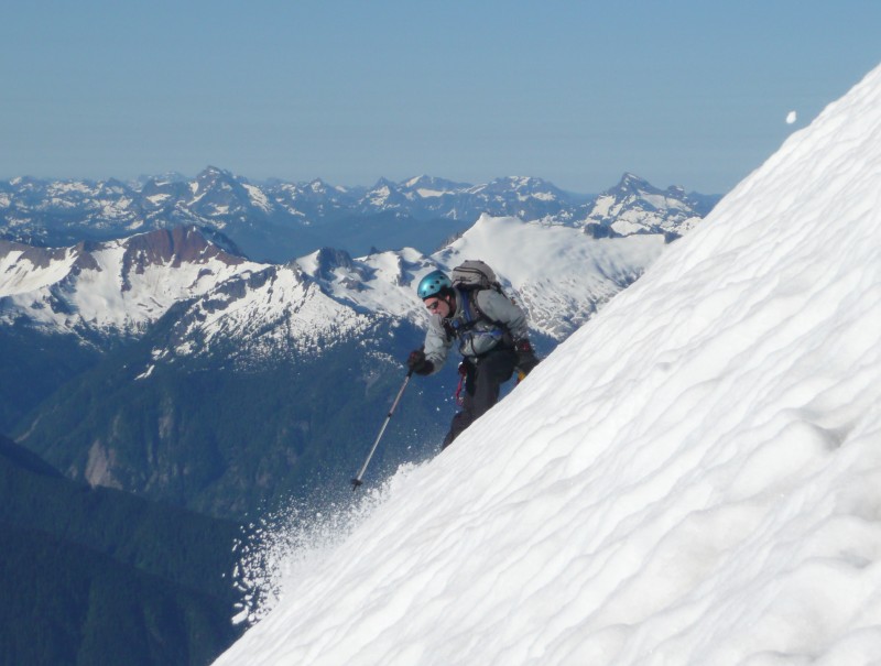 #14 Ca passe ! : Après un virage très raide, ça skie bien du sommet. Merci Dan pour la photo. Ca passe ! : Après un virage très raide, ça skie bien du sommet. Merci Dan pour la photo.
