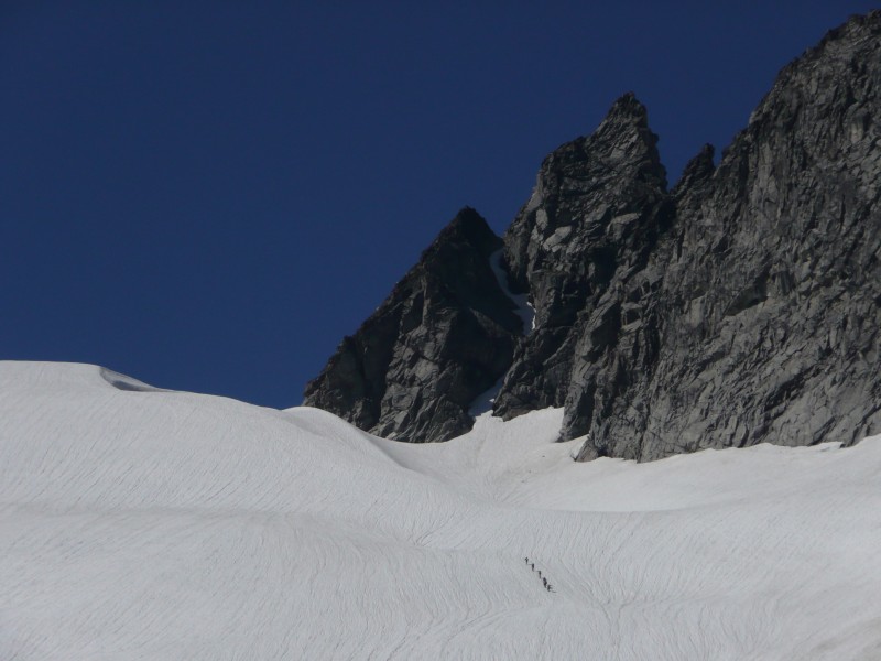 #4 El Dorado glacier : Une cordée d El Dorado glacier : Une cordée d'alpinistes devant nous, sur l'Eldorado Glacier
