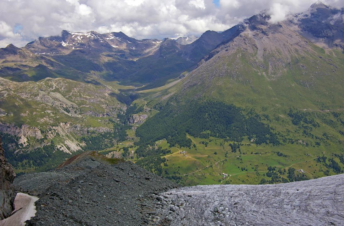 #14 Un temple du VTT : En face, le vallon du Clou, comme disposé pour d Un temple du VTT : En face, le vallon du Clou, comme disposé pour d'autres riders.