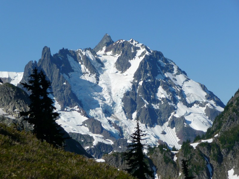 #2 Mt Shuksan : Vue imprenable sur ce sommet mythique dans la région Mt Shuksan : Vue imprenable sur ce sommet mythique dans la région