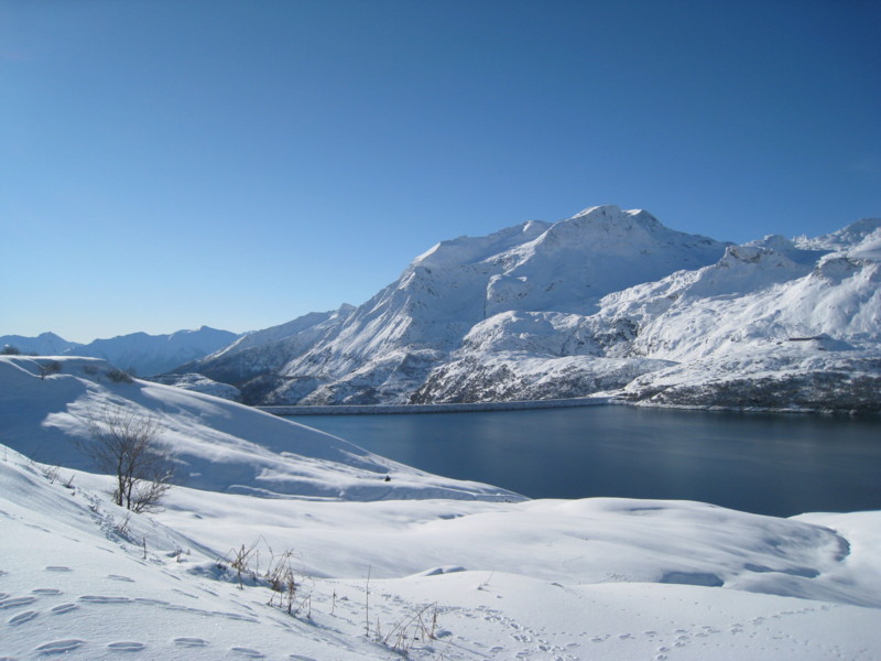 Blanc!! : depuis la route du col!