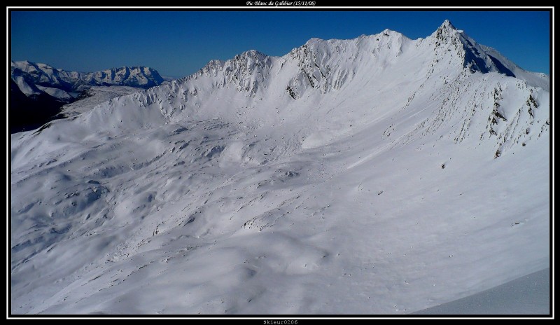 #6 Pic des Trois Evêchés : Vue depuis le sommet sur l Pic des Trois Evêchés : Vue depuis le sommet sur l'itinéraire du Pic des Trois Evêchés. Assez bien enneigé, de nombreuses traces.